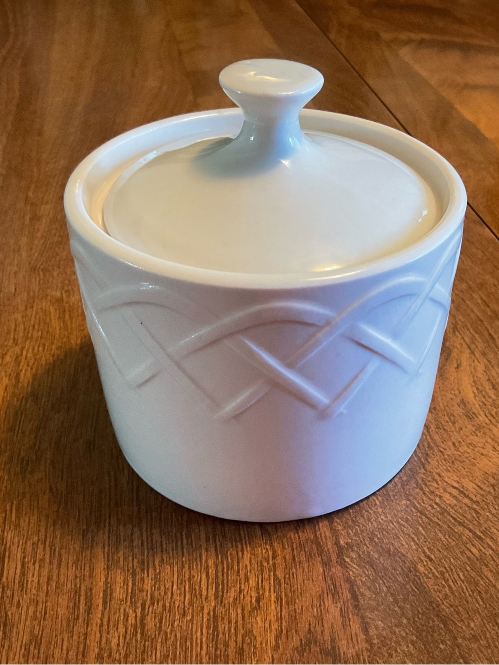 Oneida Picnic White Ceramic Covered Sugar Bowl